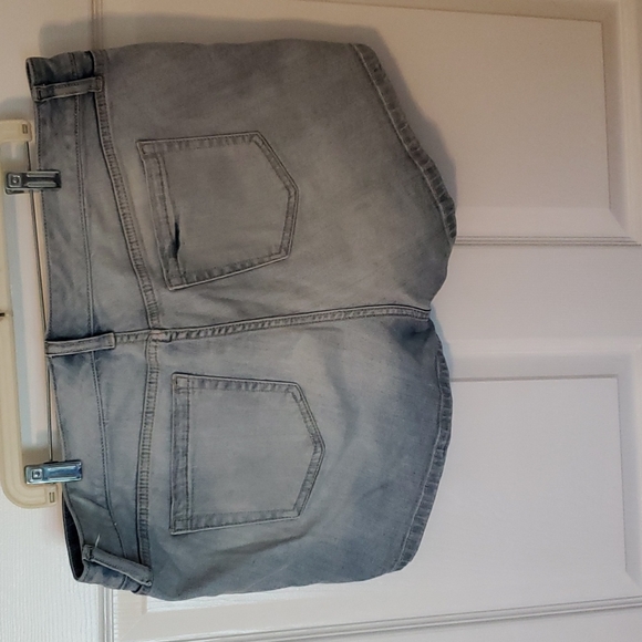 TORRID JEAN SHORT SIZE 16 MID - Picture 4 of 4